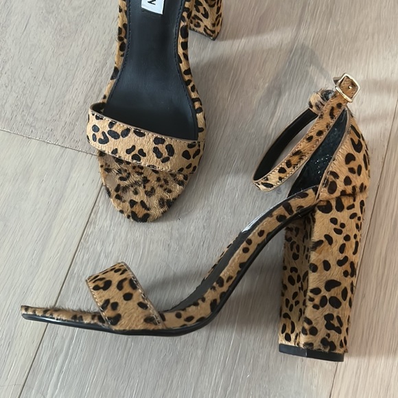 Leopard Cheetah Steve Madden Cow Hair Block Heels - Picture 2 of 3
